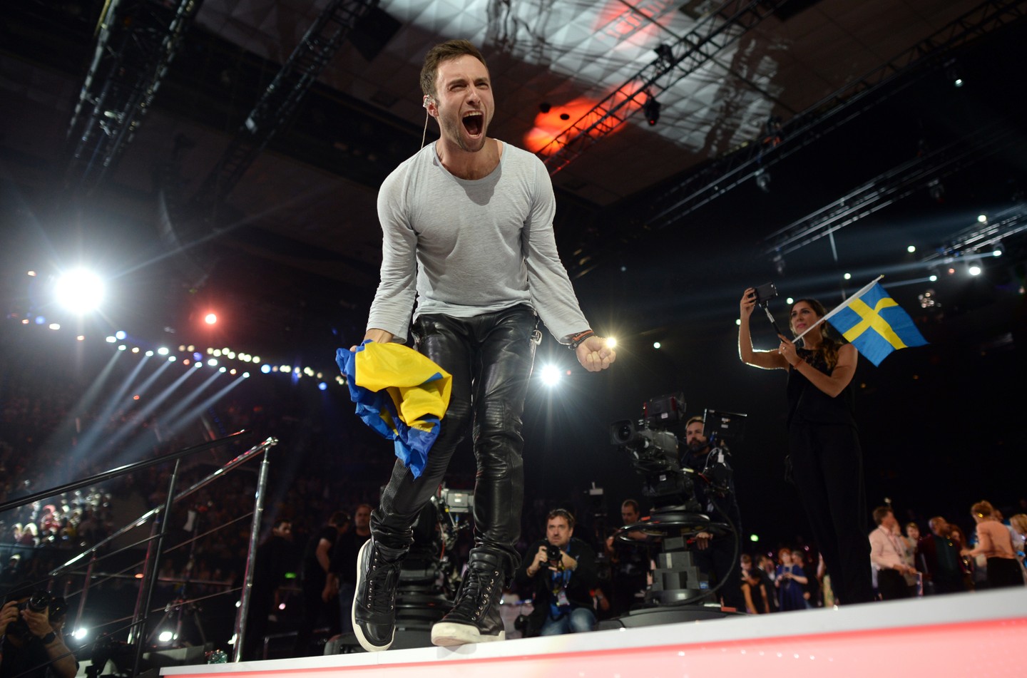 2015 - A svéd Måns Zelmerlöw Heroes című dalának köszönhetően érdemelte ki az első helyet, ami nem sokkal később Magyarországon is hatalmas sláger lett. 