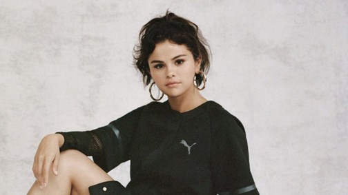 Selena Gomez az év legszexibb edzőtermi cuccában, és erősebb mint valaha