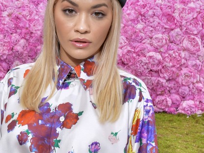 Rita Ora sapkáján nem tudunk nem röhögni...