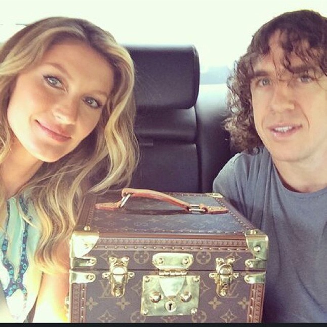 Útban a vb döntőjére a kupával.