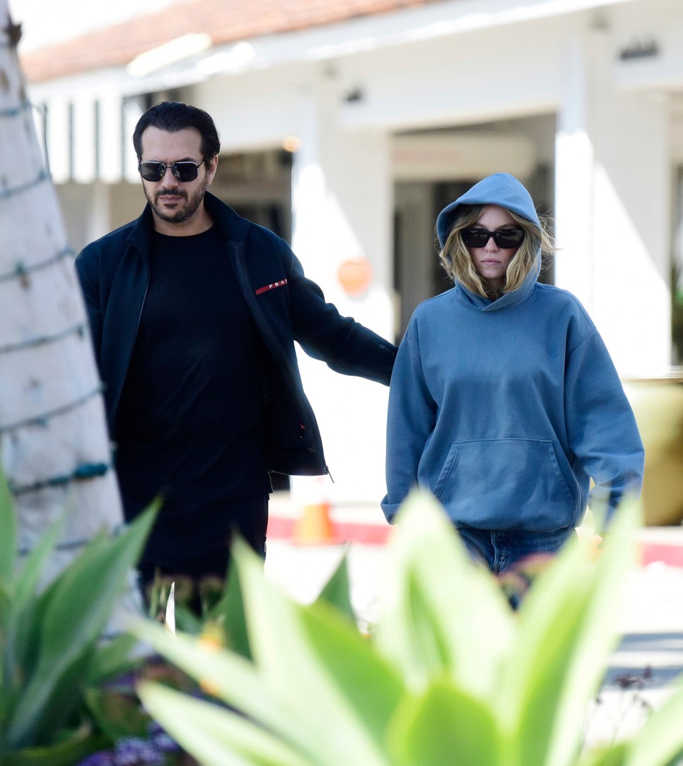 Mindketten lehangoltnak tűntek a séta során