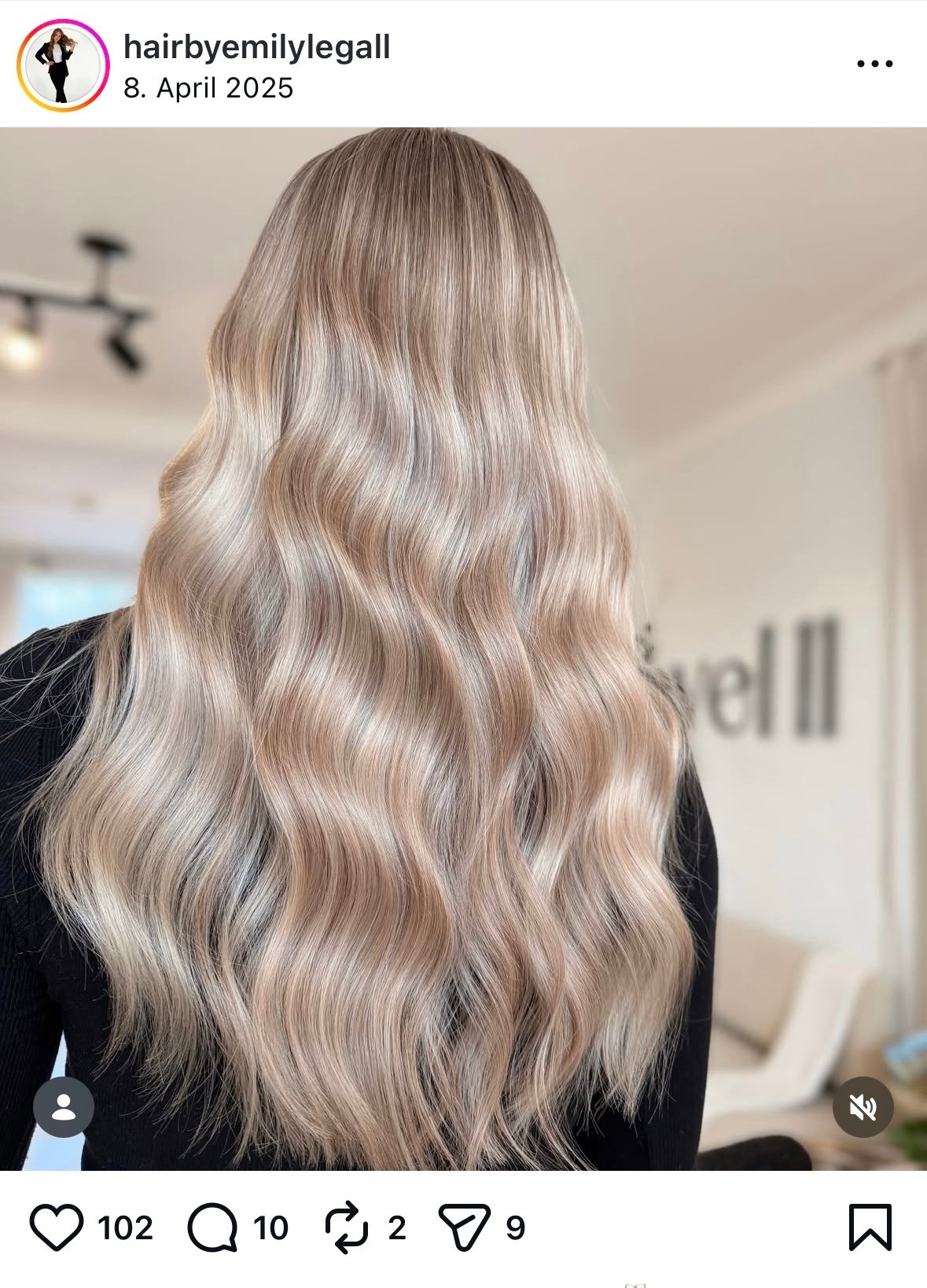 A krémes pezsgőszőke tónus minden megjelenést megkoronáz: sikkes és időtlen, a luxushatás pedig garantált. 