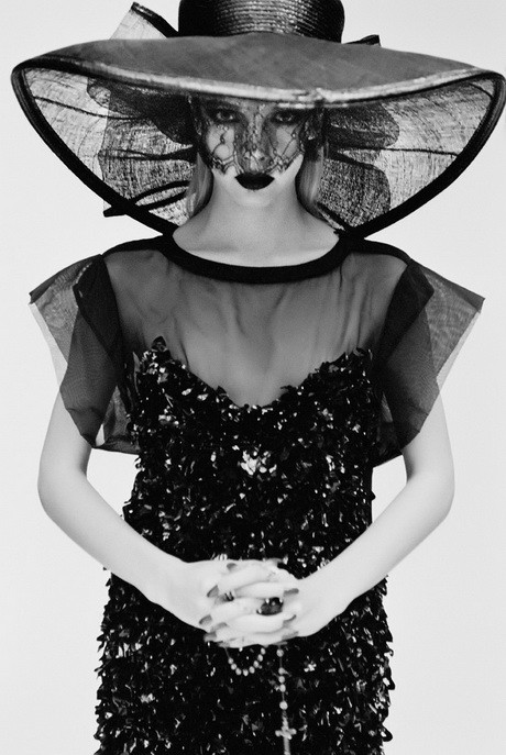 Magyar topmodell a végzet özvegye