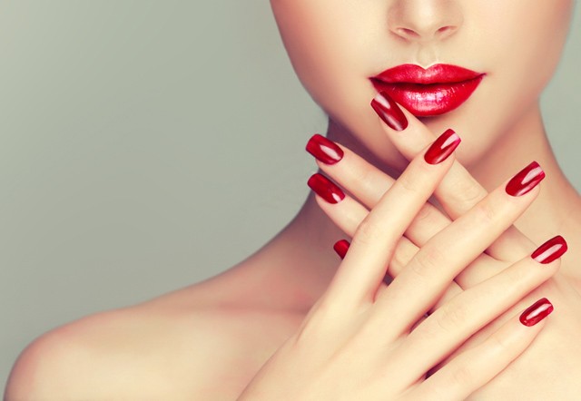 Elképesztő: ez a férfi körmük alapján állapítja meg a nők személyiségét