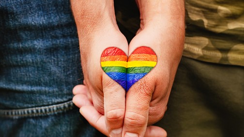 "Néha túlságosan is vártam az elfogadásra a világtól" - egy meleg fiú története