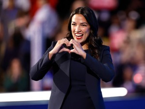 „Majdnem minden nő mögött, aki abortuszon esik át, van egy férfi is” - Alexandria Ocasio-Cortez nem csak a női jogokért politizál