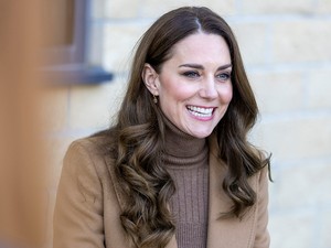 Kate Middleton mesterien ötvözi a karamellszínek különböző tónusait legújabb szettjében