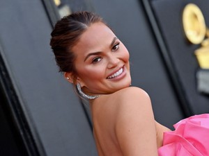 Chrissy Teigen bikinije a legszebb, amit valaha láttunk