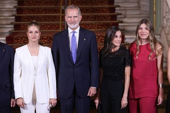 Meghitt fotó jelent meg a spanyol királyi családról, ilyen intim pillanatban még sosem láttuk őket