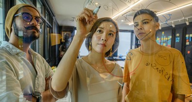 „Egy toxikus kollégáért, még ha produktív is, nem szabad feláldozni egy csapatot” - Szakértőkkel beszélgettünk arról, hogyan kezelhető a mérgező munkahelyi légkör?