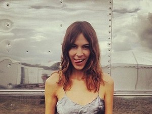 Interaktív - A Trónok harca szereplői és a legnagyobb sztárok a Glastonbury fesztiválon