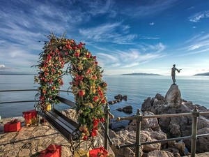 Egy rejtett tengerparti ékszerdoboz, amit az adventi időszakban is látnod kell: alig pár órányi autóútra van tőlünk