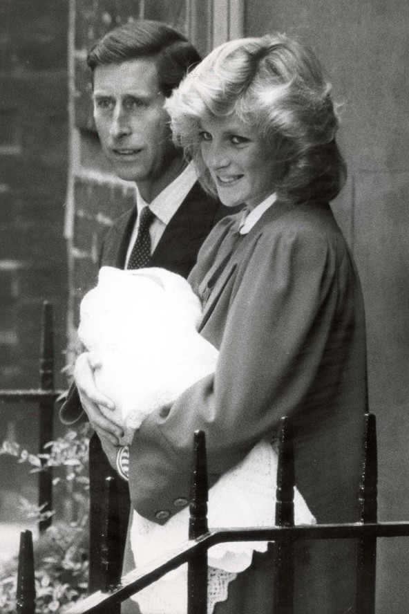 A boldog anyuka karján kisfiával, Harryvel.