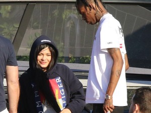 Kylie Jenner Miamiban sörözik, de hol van Stormi!?