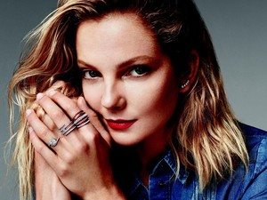 Mihalik Enikő megmutatja, hogyan viseld tavasszal az ékszereket