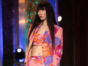 „Kylie Minogue-szindróma: ha ausztrál vagy, először máshol kell bizonyítanod” – a Kirrikin aboriginal divatmárka tujandonosával beszélgettünk