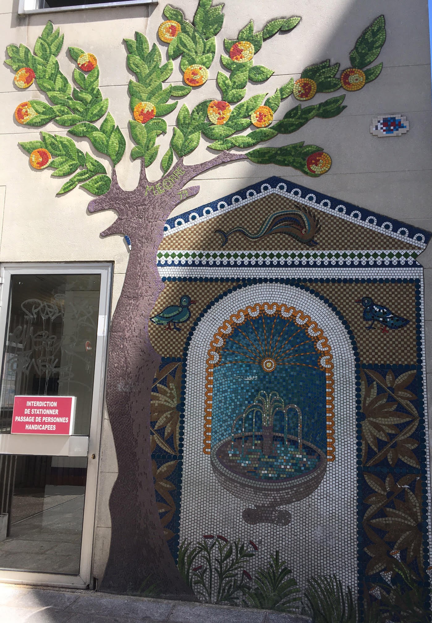 Fedezd fel Párizst biciklin – a Szajna-parton kerekezve, a Marais macskaköves utcáin át, egészen a Montmartre-ig és a Diadalívig. A város legszebb pontjai egyetlen túrával bejárhatók – és közben még az Eiffel-toronyban is gyönyörködhetsz Fotó: Mihálkovics Edina