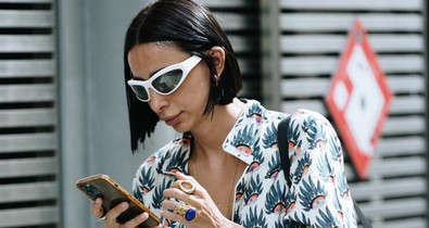 Több smink, kevesebb önbizalom: Így torzítja a közösségi média az önképed