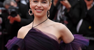 Ránézünk Emilia Clarke-ra és alig várjuk a Star Wars új részét!