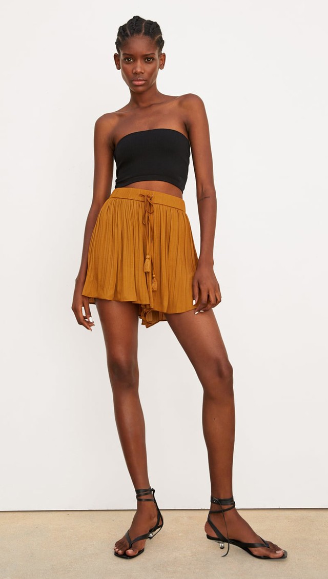 Laza rövidnadrág ZARA 2995 Ft