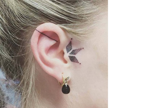 Új tetkótrend: Fülbevaló helyett fültetoválás