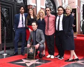 A különböző sajtóeseményeken és vörös szőnyeges eseményeken hamar kiderült, hogy Simon stílusa valójában teljesen más, mint Howardé. (2015)