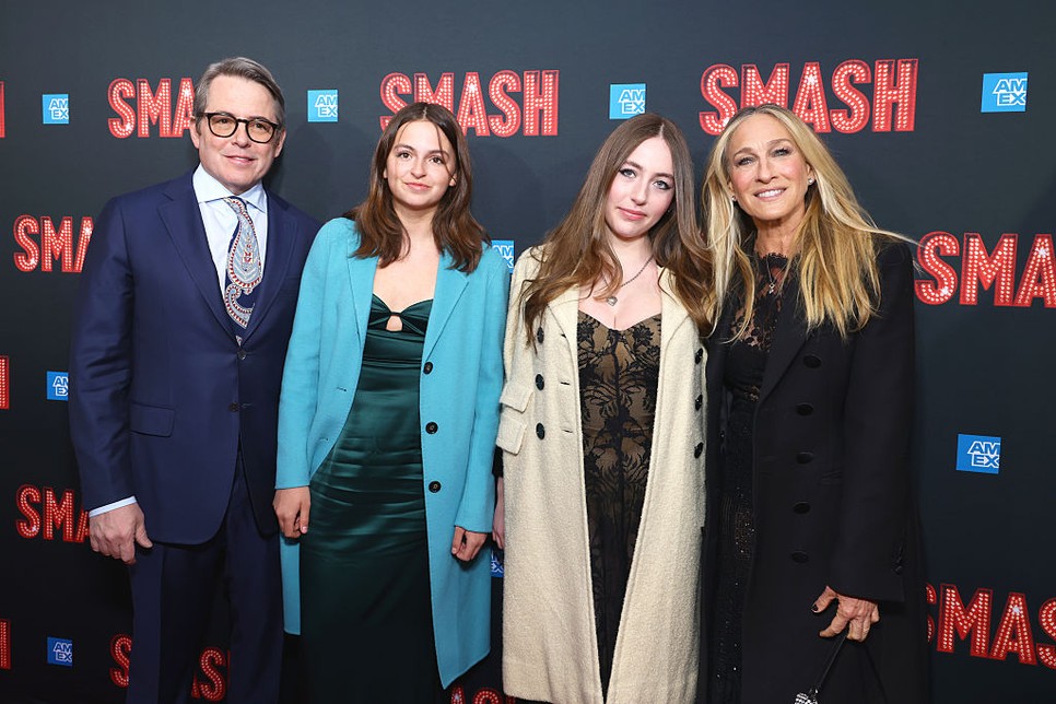 Sarah Jessica Parker és Matthew Broderick ritkán látott ikerlányaikkal léptek a vörös szőnyegre