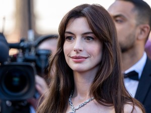 Anne Hathaway igazi hercegnőként jelent meg a cannes-i filmfesztiválon