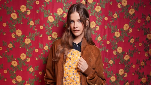 Megbabonázta az internetet Palvin Barbara, bámulatos kreációban emlékeztetett mindenkit kivételes szépségére