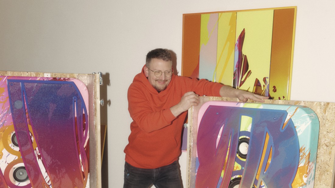 Nemes Márton számos nemzetközi kiállításon vett részt, neves galériák képviseletében.