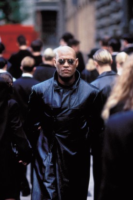 Morpheus (Laurence Fishburne) a lázadók karizmatikus vezetője, aki szentül hisz a Kiválasztott létezésében. Ő az, aki felkínálja Neónak a vörös pirulát, és bevezeti a való világba.