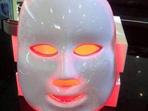 Új szépségtrend! Megőrülnek a horrormaszkért a sztárok