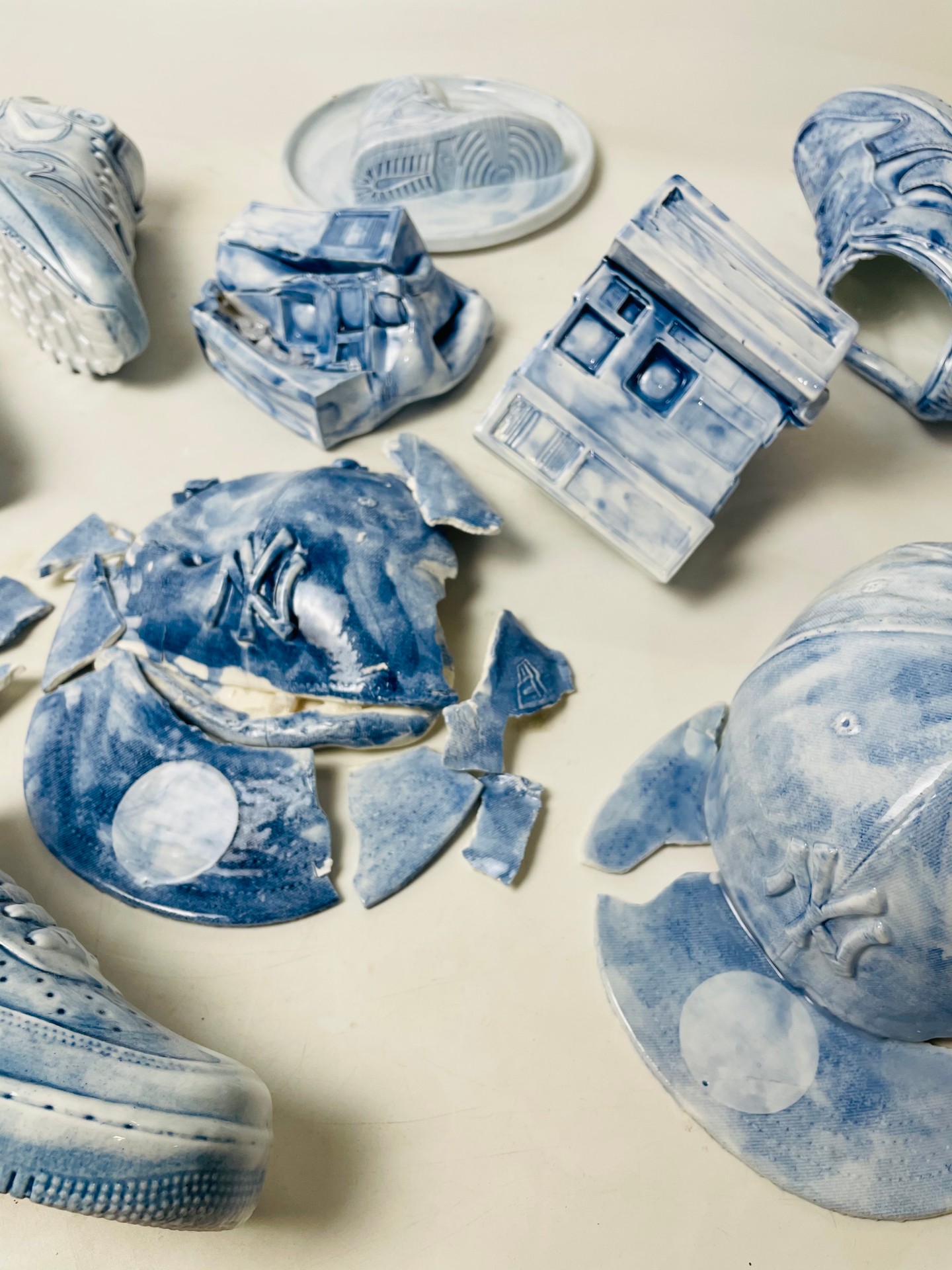 Oversize Guo kerámiaművész alkotása