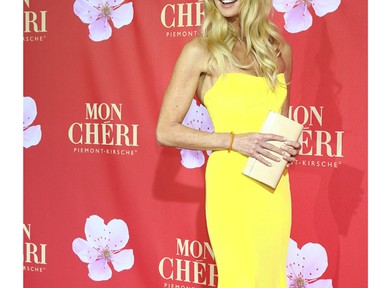 49 évesen is igazi bombázó a modell-legenda