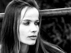 78 évesen tért vissza a legendás szépség