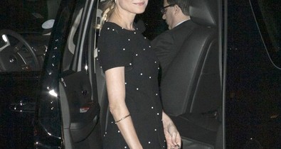 Diane Kruger combközépig érő csizmával csábít