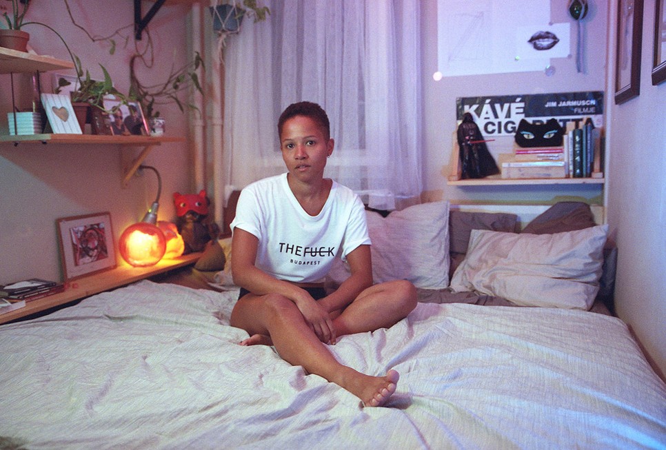 „Egyik célom, hogy bekerüljön a diskurzusba a szexualitás” – beszélgetés Szombat Éva fotóművésszel