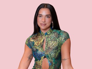Dua Lipa meztelenfelsője egyszerre volt merész és éteri, az énekesnő Schiaparelliben tündökölt