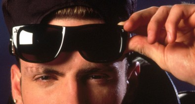 Új őrület: szemöldökhasítás!