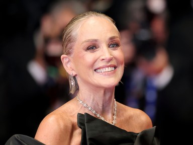 Sharon Stone 68 évesen tért vissza a kifutóra, a lélegzete is elakadt a nézőknek