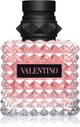A női erő esszenciája. Ha már az örök kedvenceknél tartunk, egyszerűen nem tudtuk befejezni a kört a Valentino Born in Roma nélkül, amely az egyik legjobb női parfüm, és nem véletlenül. Ez a Róma ihlette gyönyörű illat a vanília bourbon fülledt jegyeit fás és kasmír akkordokkal vegyíti. A parfümgyűjteményed kötelező darabja. Born In Roma Donna edp VALENTINO - douglas.hu 