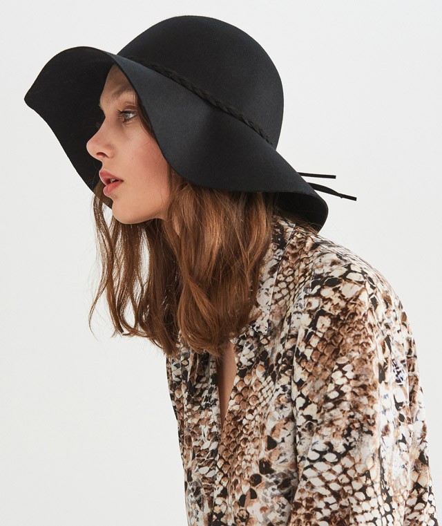 Ha nem szereted az esernyőket, viselj kalapot: RESERVED 5990 Ft