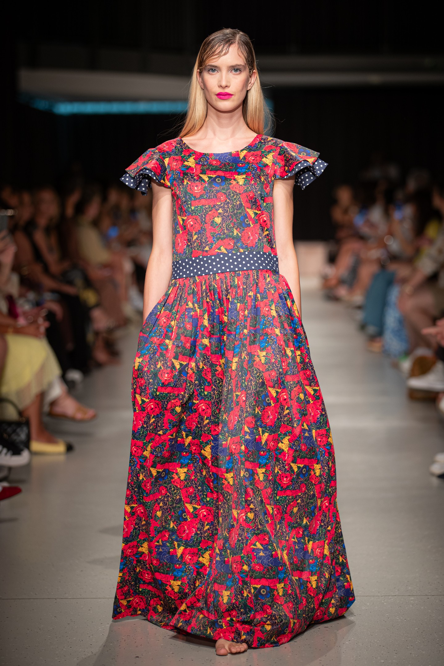 Romani Design 2025 tavasz-nyár kollekciójának bemutatója a BCEFW divathéten