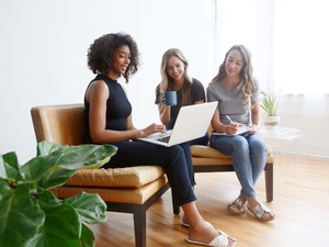 Téged is sztereotipizál a társadalom azért, mert nő vagy. Neked is eleged van ebből?