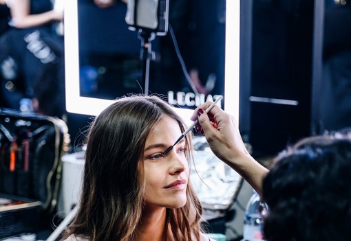 Soha nem volt még ilyen szép: Palvin Barbara a világ legizgalmasabb dekoltázsában vonult végig a Victoria's Secret show-n, tarolt a magyar szupermodell