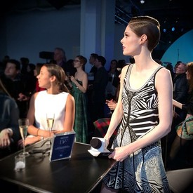 Coco Rocha felelt az élő közvetítés lebonyolításáért.