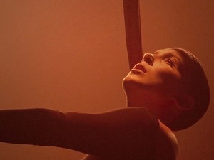 Millie Bobby Brown személyes hangvételű rövidfilmet rendezett