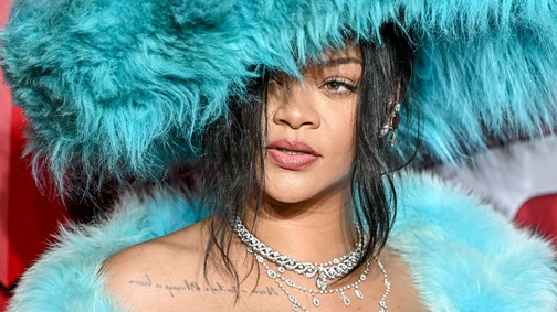 Rihanna rövid frizurára váltott, a végeredmény maga az álom