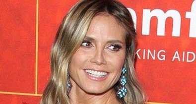 Heidi Klum egy hatalmas rózsának öltözött