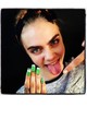 Cara Delevingne ezzel a fotóval ünnepli a két millió követőjét.